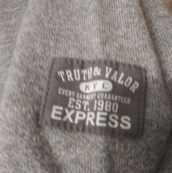 Casual Shirt - Picture 5 of 6